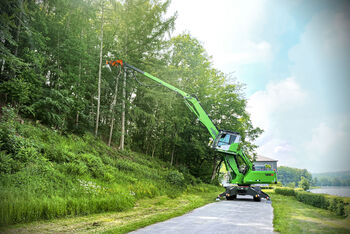 Fällbagger für Problembaumfällung, Landschaftspflege, Böschungspflege, Holzernte SENNEBOGEN 728 E mit Greifersäge
